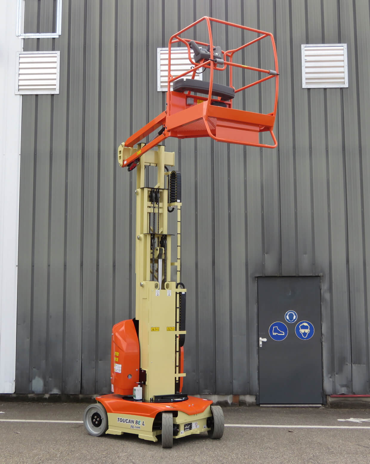 JLG Toucan 8E L Mastlift
